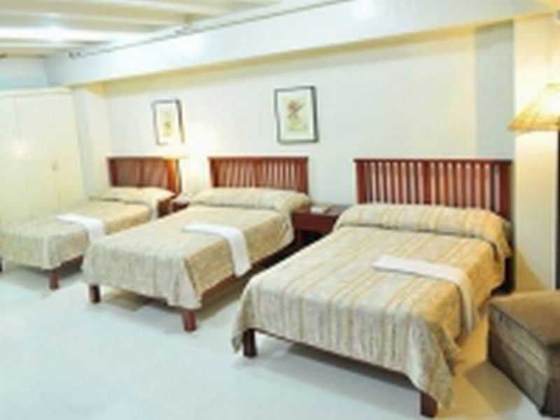 Oyo 103 Artina Suites Hotel Makati City Екстериор снимка