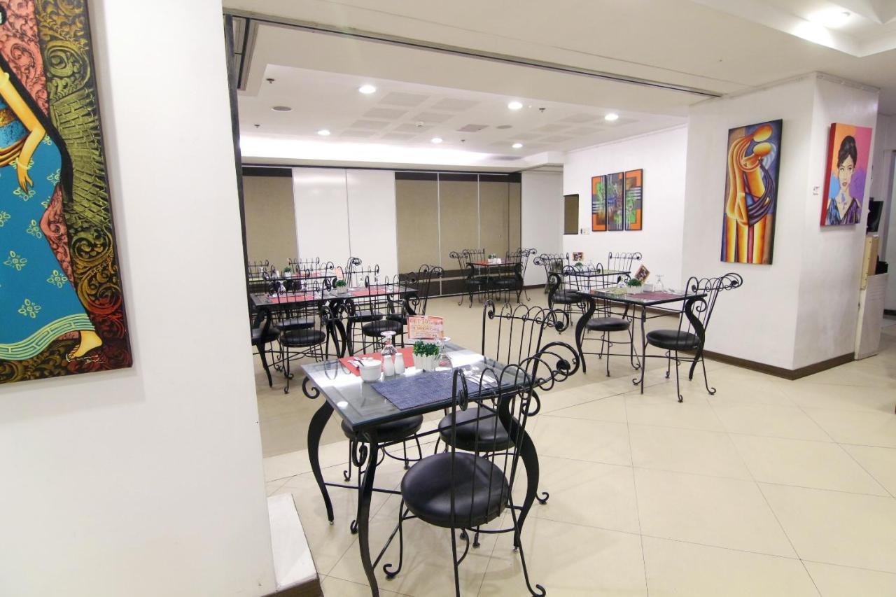 Oyo 103 Artina Suites Hotel Makati City Екстериор снимка