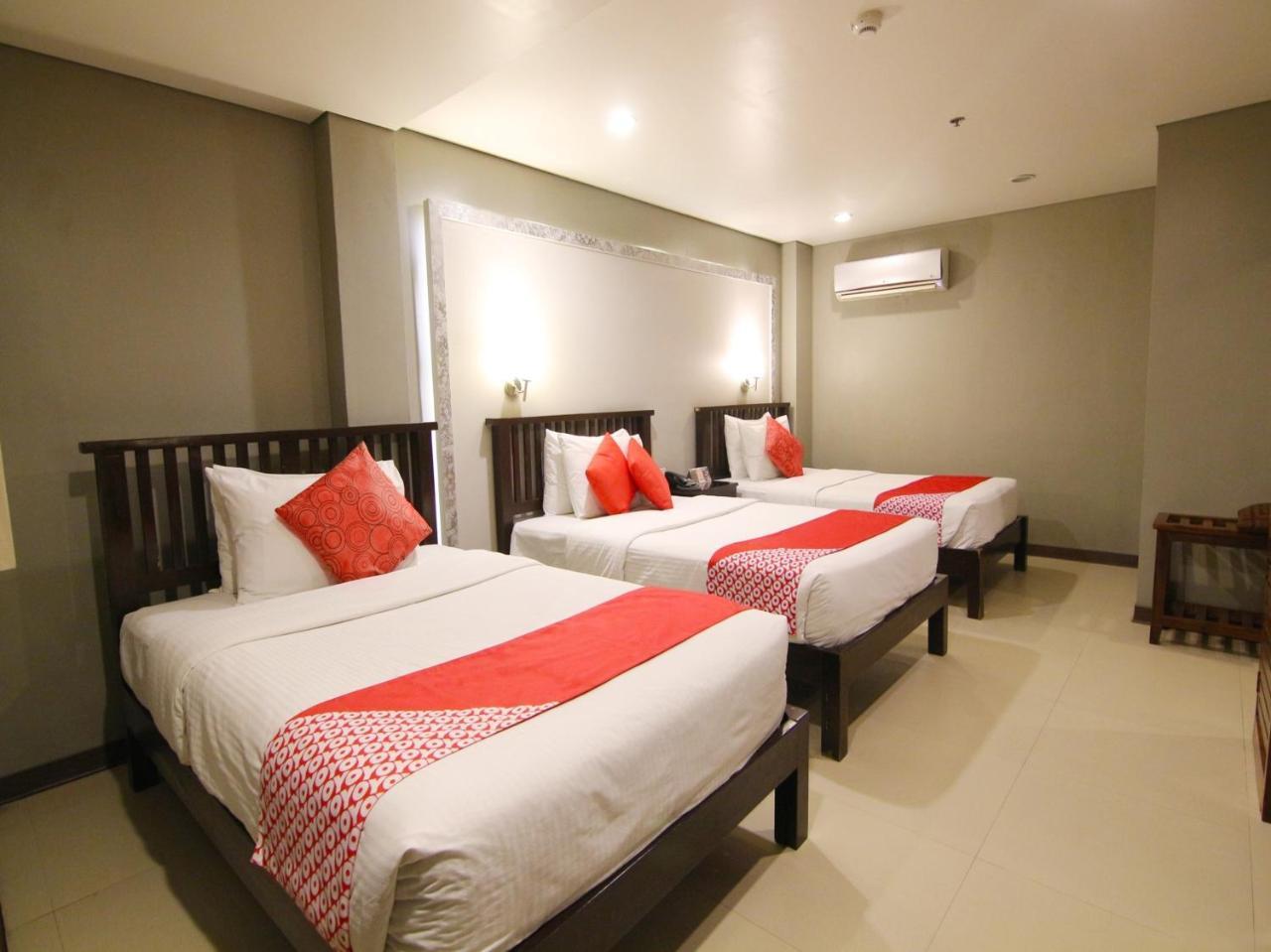 Oyo 103 Artina Suites Hotel Makati City Екстериор снимка