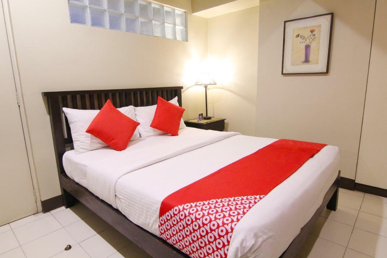 Oyo 103 Artina Suites Hotel Makati City Екстериор снимка