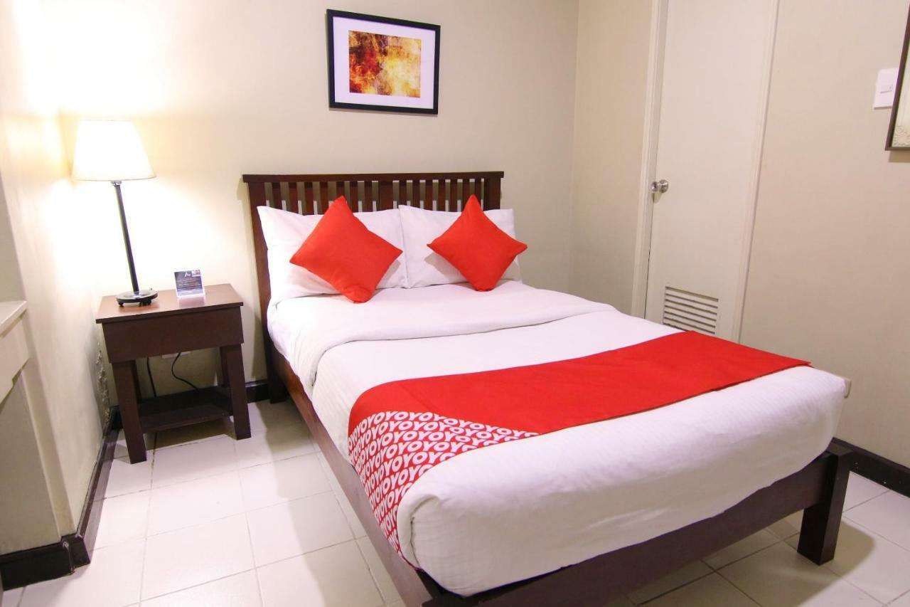 Oyo 103 Artina Suites Hotel Makati City Екстериор снимка