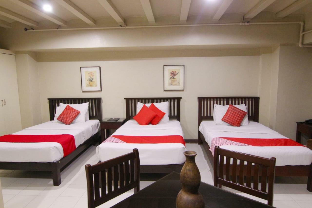 Oyo 103 Artina Suites Hotel Makati City Екстериор снимка