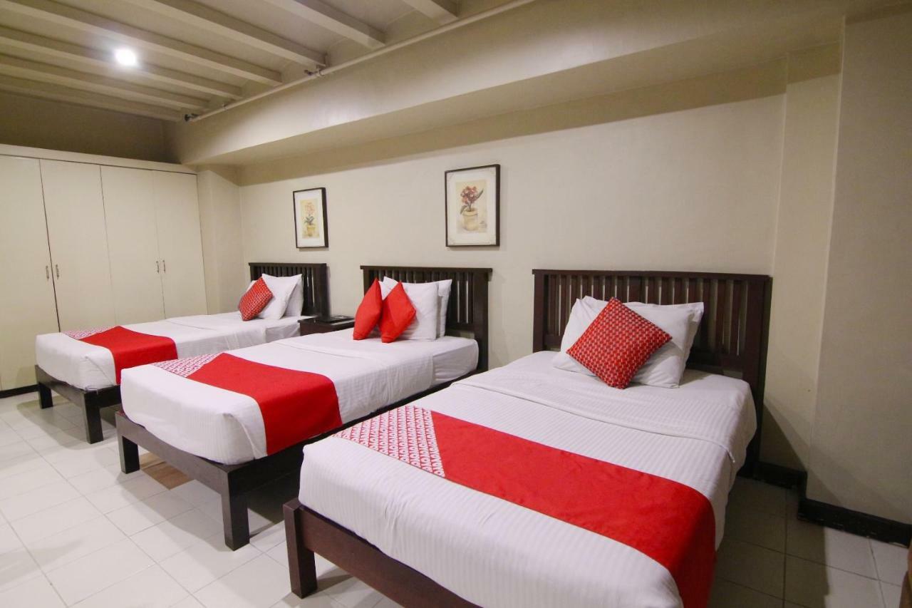 Oyo 103 Artina Suites Hotel Makati City Екстериор снимка